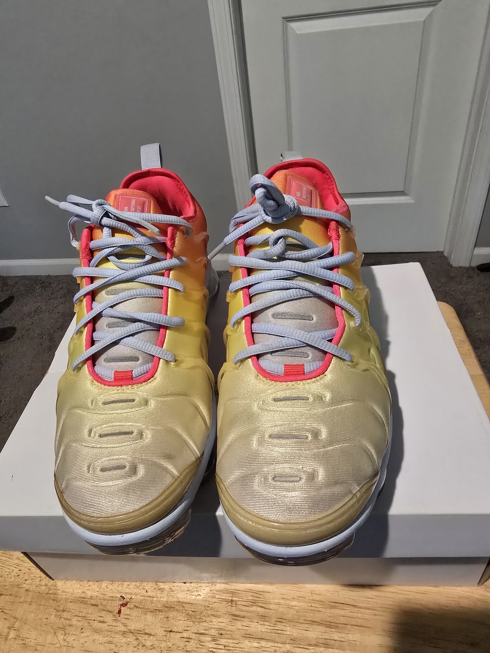 Nike Air VaporMax Plus Sunrise Yellow/Laser Crimson CW5593-400 Women's Size 8.5